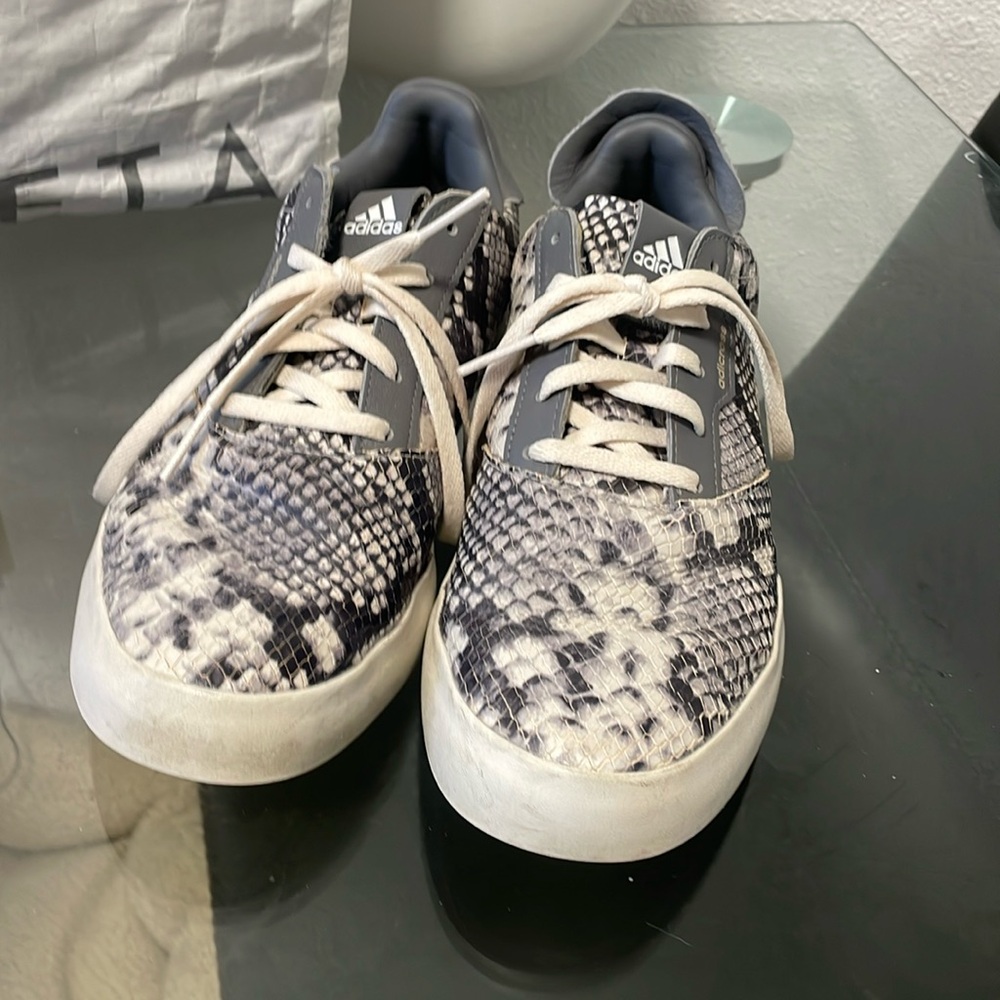 Adidas women’s spineless golf shoes